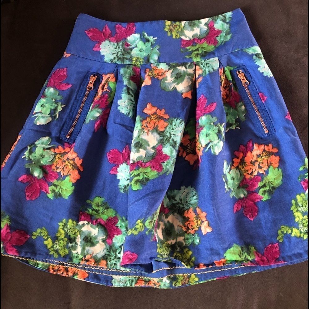 Anthropologie Garden Maeve Garden days mini skirt with Pockets